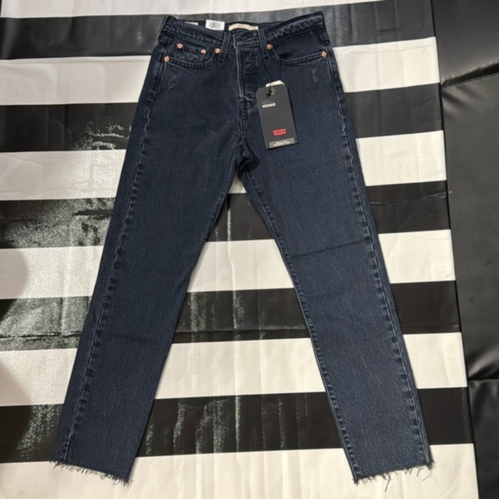 PREMIUM LEVIS WEDGIE NEW